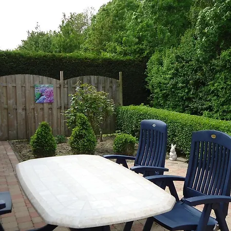 Holiday home Huize Polderzicht Aan Het Grevelingenmeer Battenoord