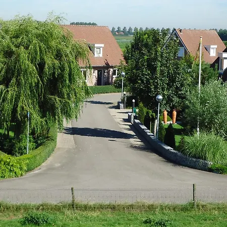 Holiday home Huize Polderzicht Aan Het Grevelingenmeer Battenoord