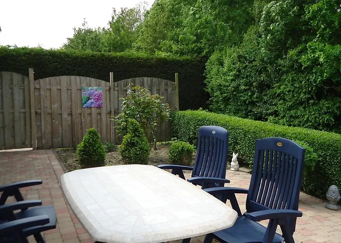 Holiday home Huize Polderzicht Aan Het Grevelingenmeer Battenoord