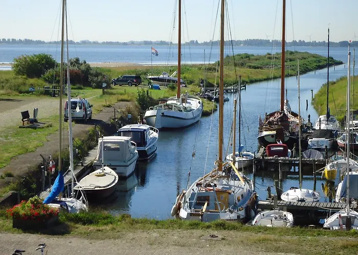 Holiday home Huize Polderzicht Aan Het Grevelingenmeer